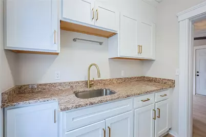 107 Hughes Avenue, Pawtucket, RI 02861 - Photo 5