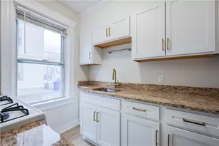 107 Hughes Ave, Pawtucket, RI 02861 - Photo 7