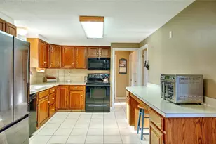 17 Briarwood Dr, Barrington, RI 02806 - Photo 11