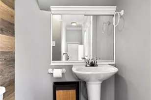 47 Holburn Ave, Cranston, RI 02910 - Photo 19