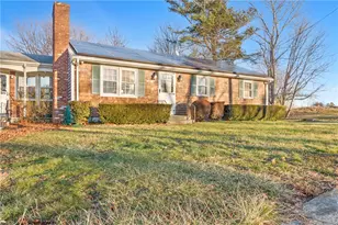 233 Turnpike Ave, Portsmouth, RI 02871 - Photo 1