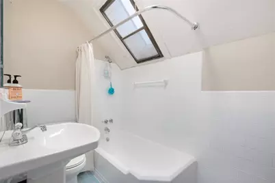 422 Wayland Avenue, Providence, RI 02906 - Photo 19