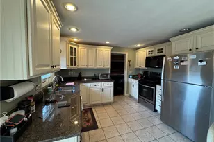 73 Armory Dr, Warwick, RI 02889 - Photo 5