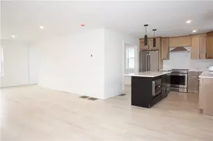 1232 Narragansett Blvd, Cranston, RI 02905 - Photo 15