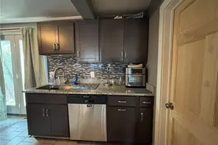 39 Annandale Rd, Newport, RI 02840 - Photo 3