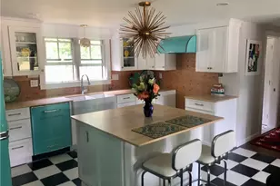 19 Garfield St, Newport, RI 02840 - Photo 11