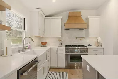 8 Kerins Terrace, Newport, RI 02840 - Photo 9