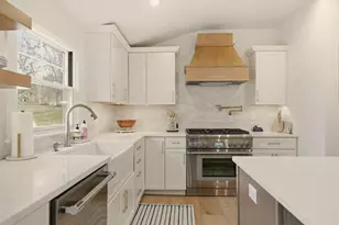 8 Kerins Terrace, Newport, RI 02840 - Photo 9