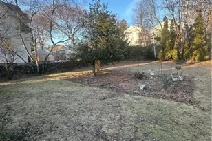 46 Longwood Ave, Providence, RI 02908 - Photo 1