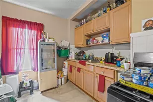 76 Slater St, Pawtucket, RI 02860 - Photo 21