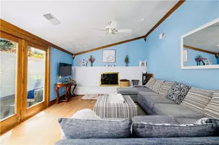 8 Winterberry Dr, Coventry, RI 02816 - Photo 5