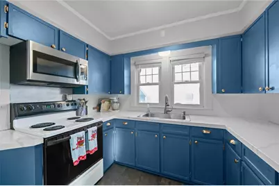 51 Smythe Street, Middletown, RI 02842 - Photo 11