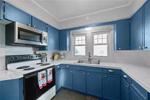 51 Smythe St, Middletown, RI 02842 - Photo 11