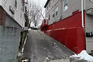 876 Douglas Ave, Providence, RI 02908 - Photo 17