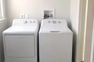 15 Rock St, Bristol, RI 02809 - Photo 9