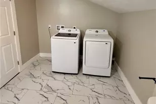 28 Kitchener St, Tiverton, RI 02878 - Photo 13