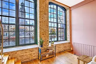 10 Exchange Ct, Pawtucket, RI 02860 - Photo 1