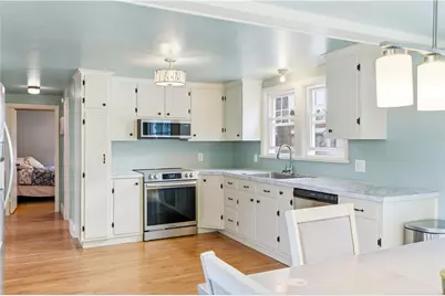 37 Columbus Avenue, North Providence, RI 02911 - Photo 15