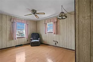 142 Stoneham Dr, Woonsocket, RI 02895 - Photo 23