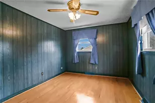 142 Stoneham Dr, Woonsocket, RI 02895 - Photo 17