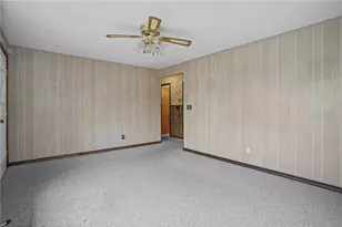 142 Stoneham Dr, Woonsocket, RI 02895 - Photo 9