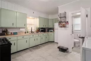 42 Elbow St, Woonsocket, RI 02895 - Photo 5