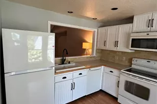 83 Valley Ln, Portsmouth, RI 02871 - Photo 19