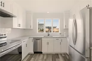 128 Ruggles Ave, Newport, RI 02840 - Photo 9