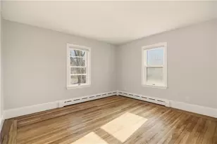 128 Ruggles Ave, Newport, RI 02840 - Photo 15