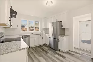 128 Ruggles Ave, Newport, RI 02840 - Photo 11