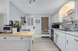 7 Bay Ave, Barrington, RI 02806 - Photo 9