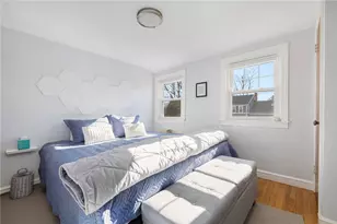 7 Bay Ave, Barrington, RI 02806 - Photo 15