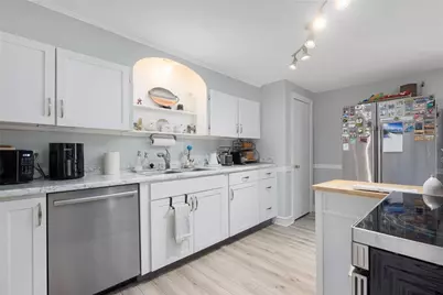 7 Bay Avenue, Barrington, RI 02806 - Photo 11