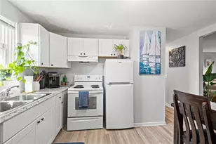 70 Carroll Ave, Newport, RI 02840 - Photo 7