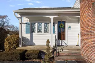 39 Holiday Ave, Warwick, RI 02888 - Photo 3