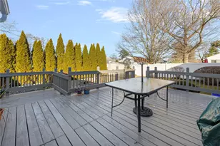 39 Holiday Ave, Warwick, RI 02888 - Photo 27