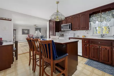 39 Holiday Avenue, Warwick, RI 02888 - Photo 9