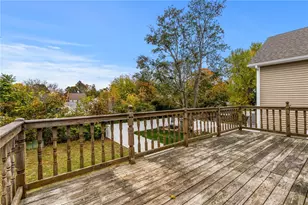 26 Mayflower St, East Providence, RI 02914 - Photo 5