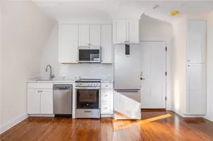 67 Perry St, Newport, RI 02840 - Photo 9