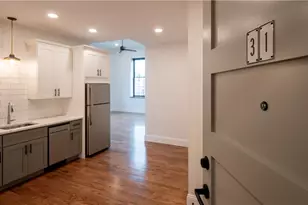 15 Cranston Ave, Newport, RI 02840 - Photo 5