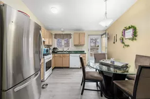 39 Mohawk St, Coventry, RI 02816 - Photo 3