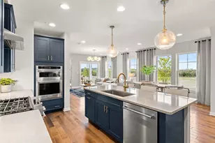 38 E Pt Dr, East Providence, RI 02916 - Photo 9