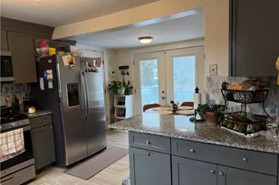 126 Jennie Ln, Warwick, RI 02889 - Photo 7