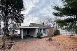 93 Grand View Dr, Warwick, RI 02886 - Photo 1