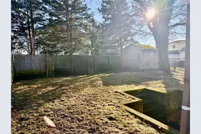 139 Suffolk Avenue, Pawtucket, RI 02861 - Photo 21