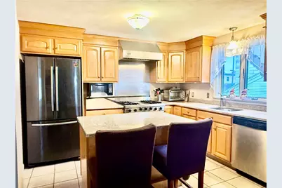 139 Suffolk Avenue, Pawtucket, RI 02861 - Photo 5