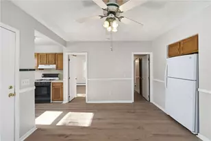 93 Oakland Ave, Pawtucket, RI 02861 - Photo 11