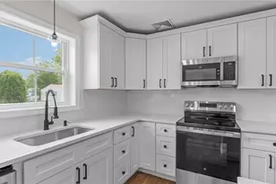 39 N Cornell Ave, Warren, RI 02885 - Photo 5