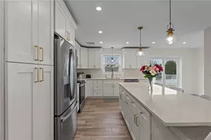 41 N Cornell Ave, Warren, RI 02885 - Photo 7