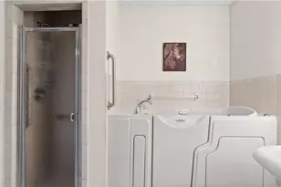 892 Halifax Dr, Warwick, RI 02886 - Photo 19